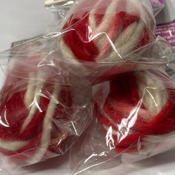 Dimensions Feltworks 100% Wool Pencil Roving Variegated Red White Needle Felting - Picture 16 of 16
